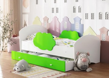 Детская кровать с бортиками Тучка с ящиком, корпус Белый, фасад Лайм в Костроме