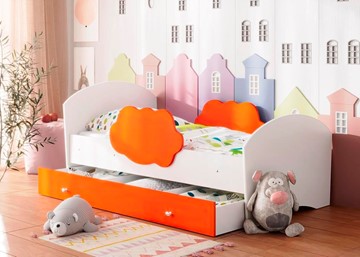 Детская кровать Тучка с ящиком, корпус Белый, фасад Оранжевый в Костроме