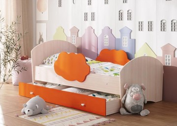 Детская кровать Тучка с ящиком, корпус Дуб млечный, фасад Оранжевый в Костроме